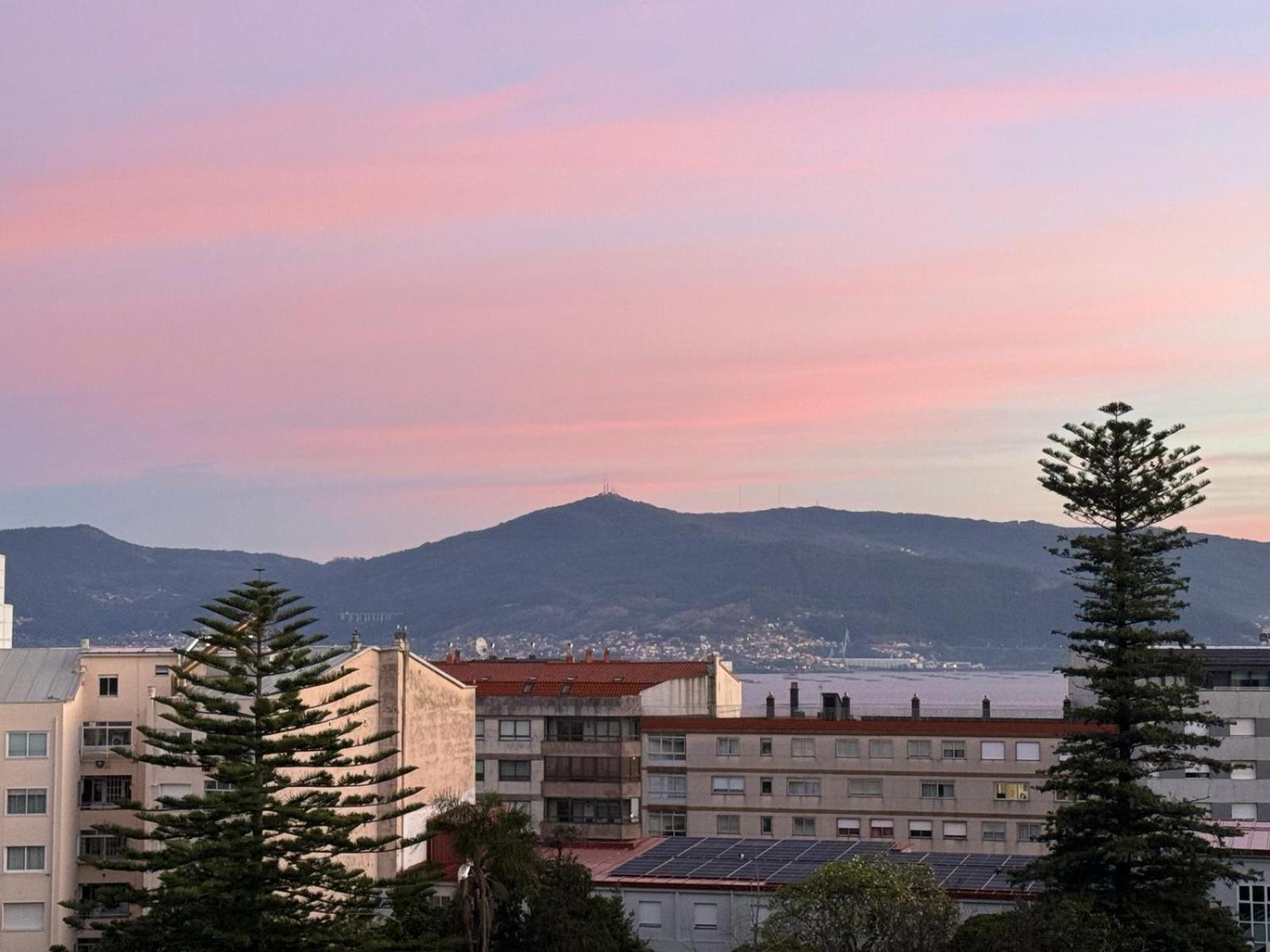 Moderno Apartamento Con Vistas A La Ria De วิโก ภายนอก รูปภาพ
